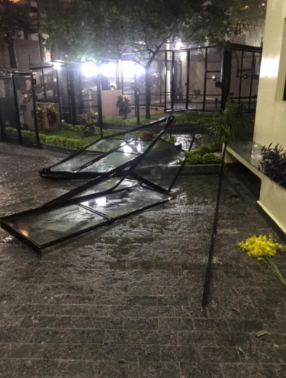 destricao-em-sao-paulo-2 Furacão na Flórida: Menos Casas Sem Luz do que em São Paulo!