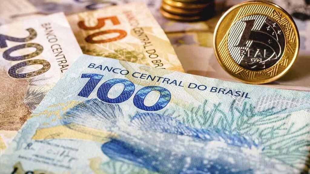 dinheiro-11-edited-1024x576 Ganhadores da Lotofácil: Curitiba e SP ganham prêmios de R$ 570 mil!